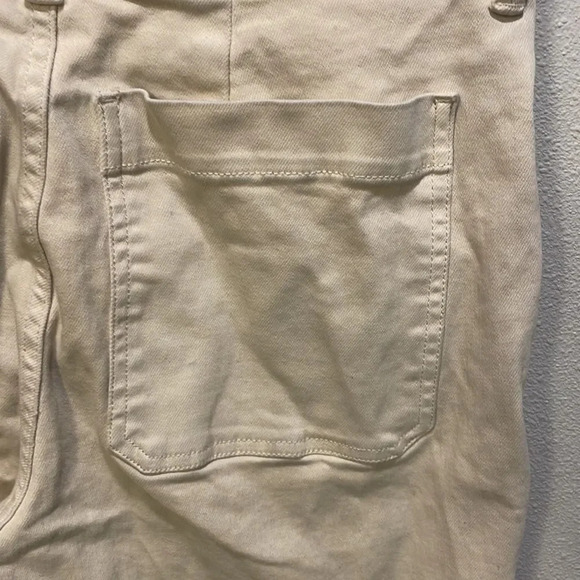 Everlane womanâs khaki croppedâstraight short jeans - Picture 8 of 10